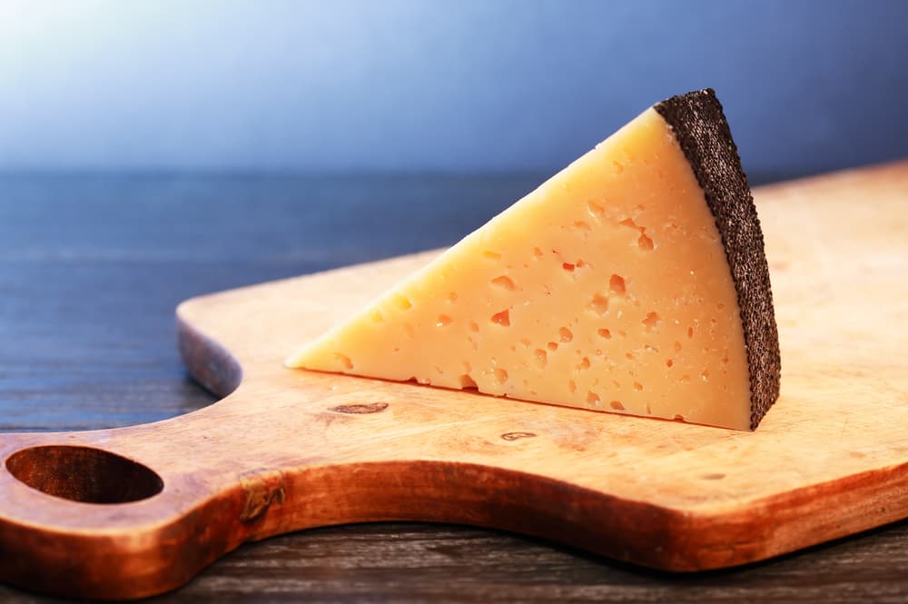 ¡No guardes más el queso en plástico! Esta es la mejor forma de preservarlo