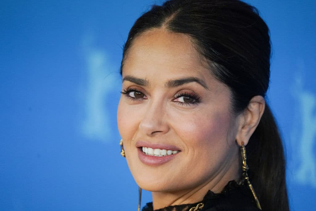 Salma Hayek bailando como Britney Spears es lo más sexy que verás hoy