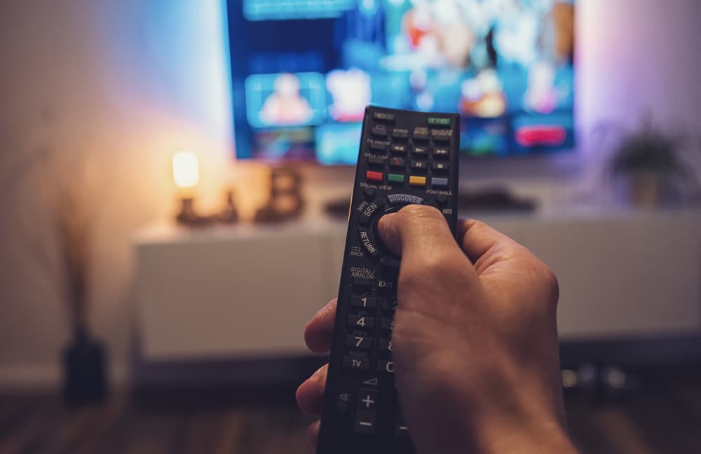 <b>Decodificadores de televisión</b>
<br>Los decodificadores para la televisión de paga o cable pueden consumir poca luz, pero a menudo se ejecutan incluso cuando no los estás usando, generando un gasto frecuente de electricidad que puede ser d
<b>e hasta 2% mensual</b>.
