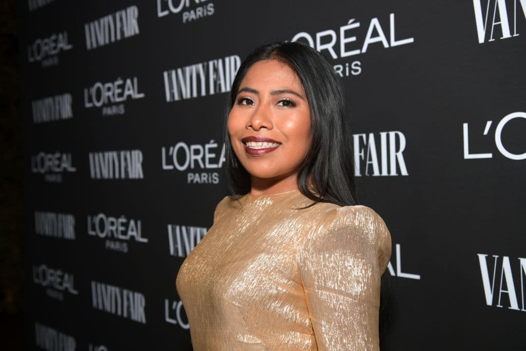 <b>#2 Consultó a una experta para hablar de amor propio </b>
<br>
<br>Sin duda, este es uno de los temas que apasiona a Yalitza Aparicio, pues el pasado mes de febrero celebró San Valentín con un video al respecto en su canal de Youtube. 
<br>