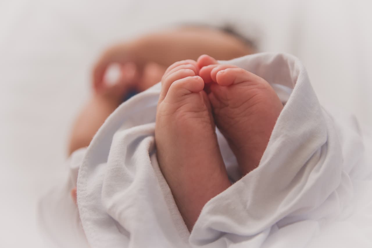 La mortalidad infantil en EEUU aumentó un 7% desde que la Corte Suprema anuló el derecho al aborto