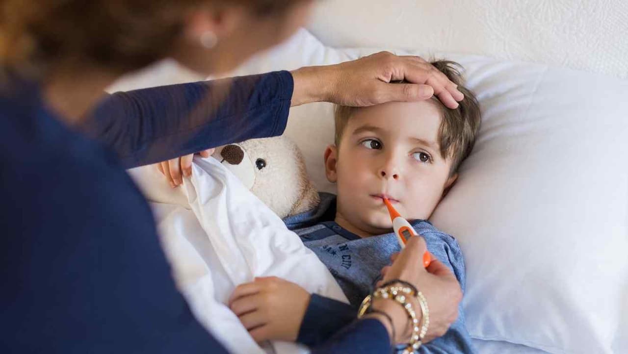 Sobre todo, vigila a los mas vulnerables como lo son los 
<b>menores de edad, los adultos mayores</b>, así como las personas con enfermedades crónicas o sistemas inmunes debilitados. Si tienes más dudas contacta a tu médico.