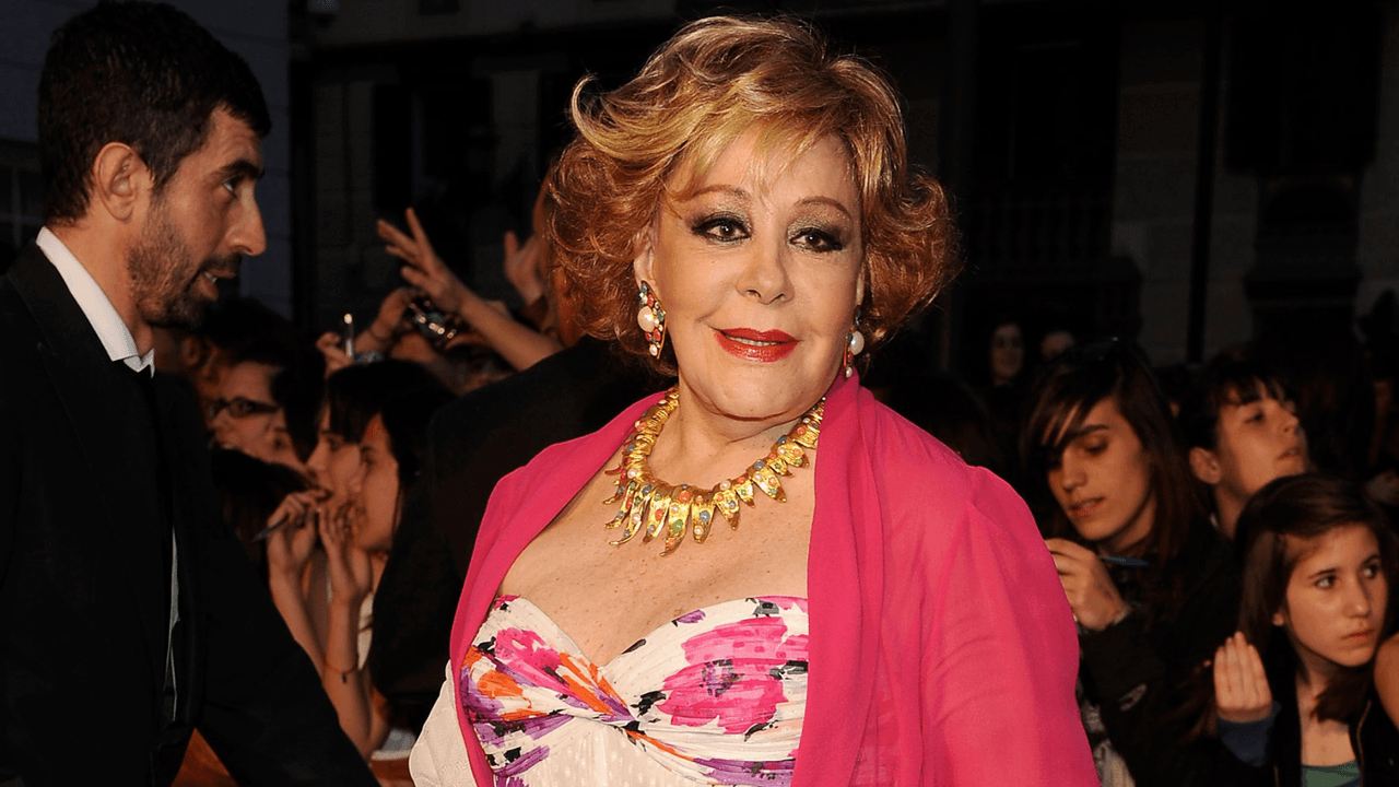 Misterio en la residencia de Silvia Pinal; trabajadores retiran muebles del interior, ¿la están desalojando?