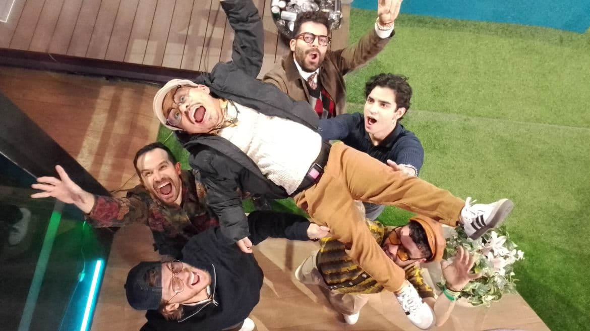 Los habitantes elevaron a Abelito...