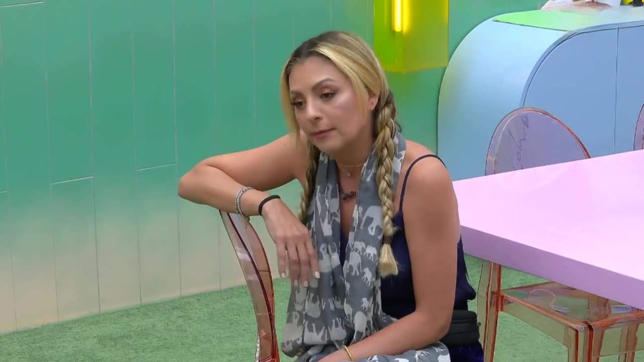 Mariana Ochoa relata que integrante de OV7 intentó reducir su salario durante su embarazo